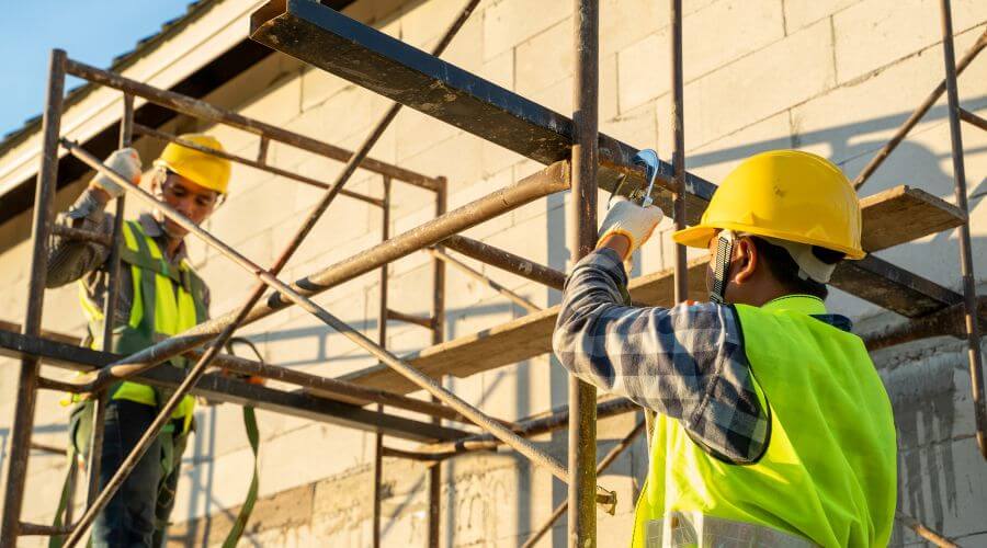 Professional gutter cleaning in Flintstone, MD